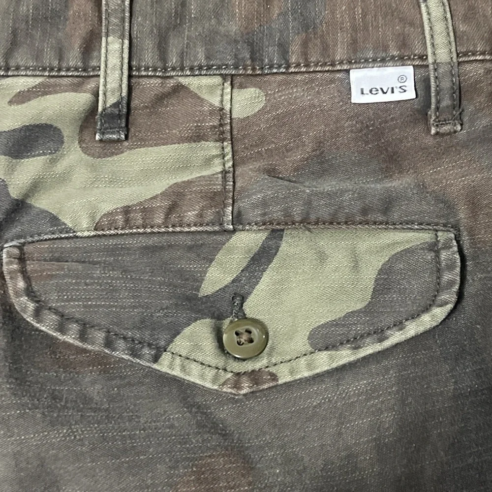 Levi's Cargo Shorts Men's Size 40 Camouflage Military Baggy‎ Skater Hipster Y2K